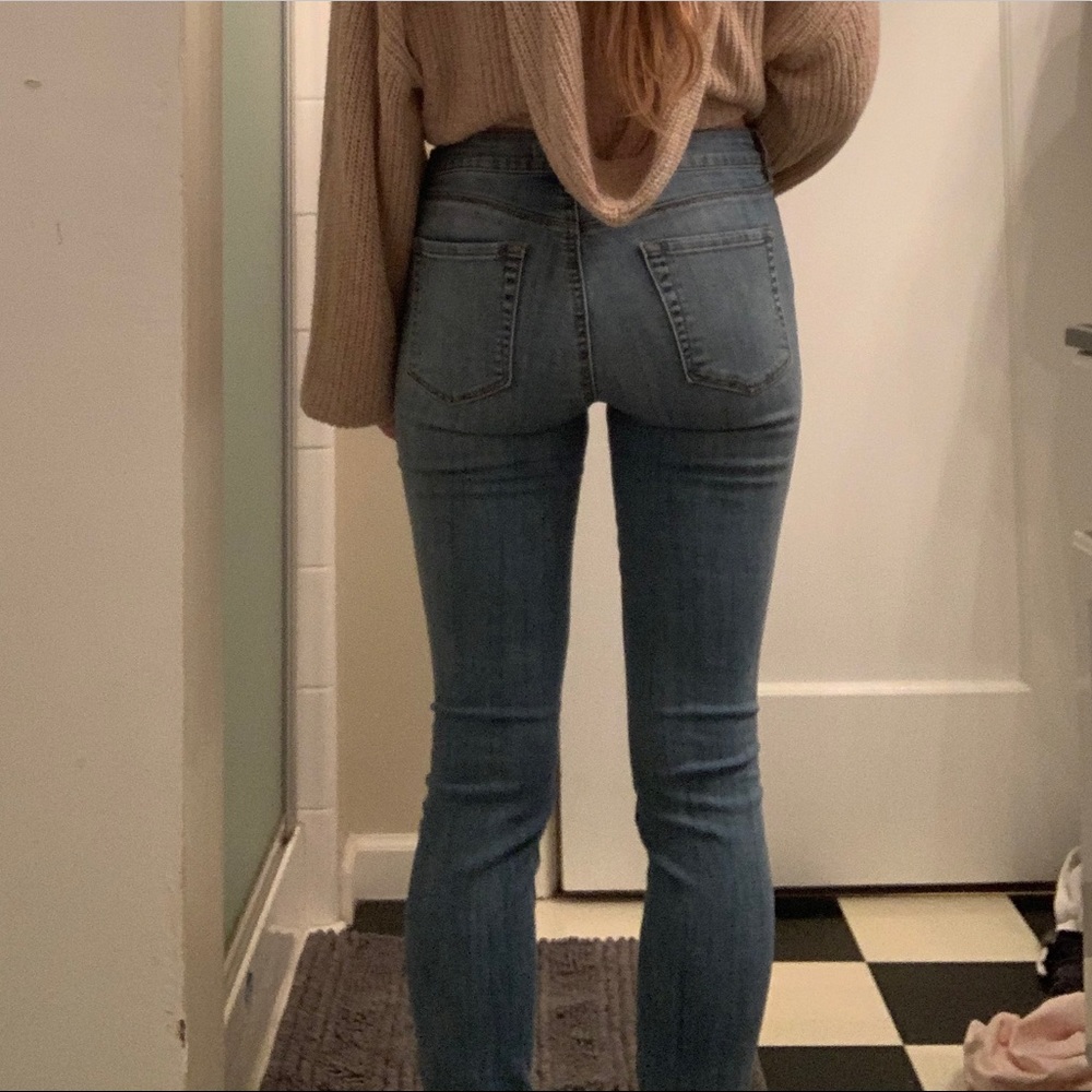 ✨Bullhead Mid Rise Skinny Jeans ✨ - Picture 5 of 13